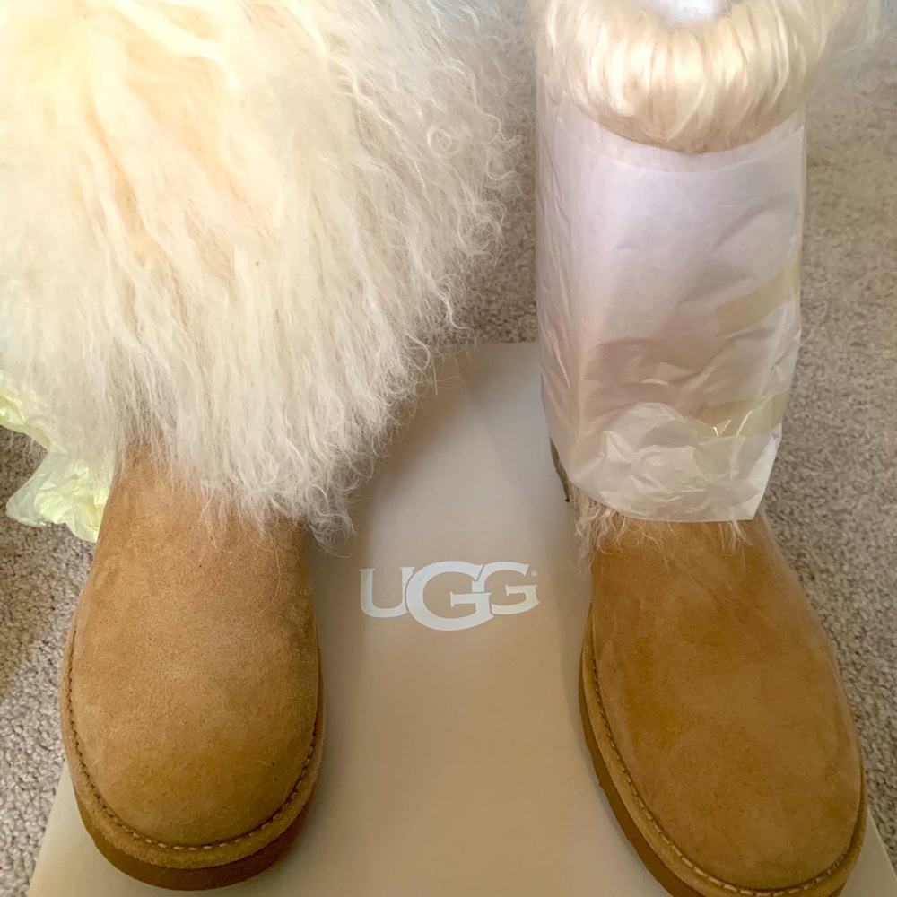 NWT Ugg boots sz 10.